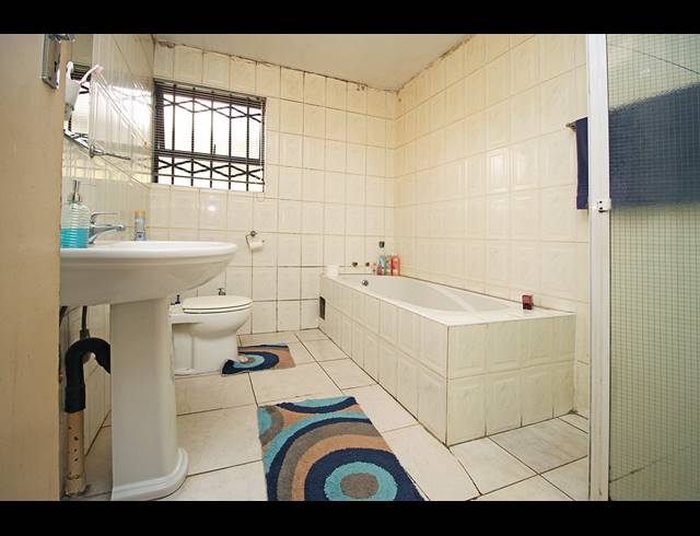 4 BEDROOM HOUSE FOR SALE IN CYRILDENE